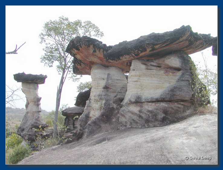Pha Taem Sao Chaliang Mushroom rocks 20031218-3